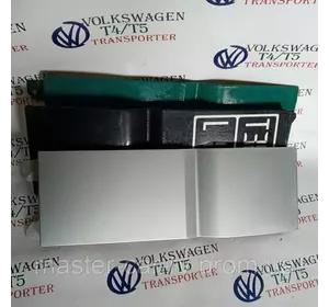 Нижняя накладка крышки бака / накладка под баком VW Volkswagen t5  Фольксваген Transporter Т5 2003-2010