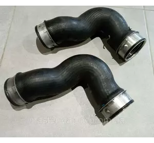 Патрубок интеркуллера интеркулера левый 2.5 AXD к дроссельной заслонке VW T5 Фольксваген Т5 с 2003- Патрубок интеркуллера интеркулера левый 2.5 AXD к дроссельной заслонке VW T5 Фольксваген Т5 с 2003-