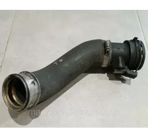 Патрубок інтеркулера (Напірний шланг) з датчиком VW Volkswagen Transporter T5 Фольксваген Т5 2.5 TDI 2003-2010 Патрубок інтеркулера (Напірний шланг) з датчиком VW Volkswagen Transporter T5 Фольксваген Т5 2.5 TDI 2003-2010